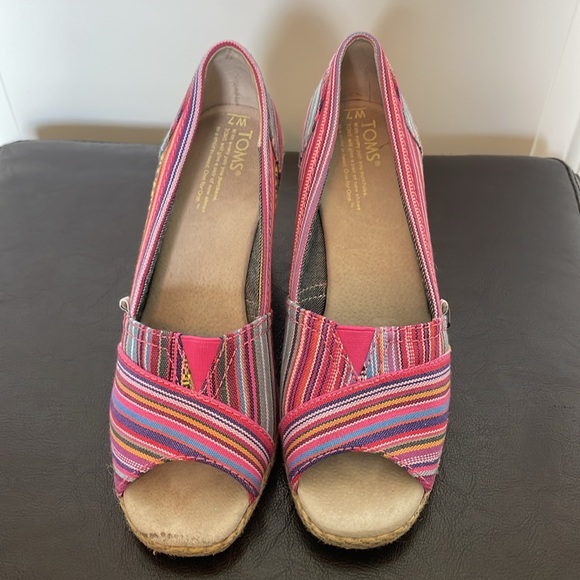 Tom’s wedges sz 7 - Picture 2 of 3